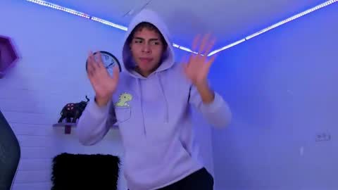 Snapshot of cam_sexyboy chatting on 10-19-25, 04:57 cam_sexyboy online show from 10-19-25, 04:57