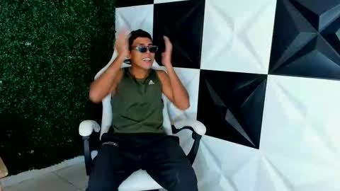 Snapshot of cam_sexyboy chatting on 10-28-25, 01:53 cam_sexyboy online show from 10-28-25, 01:53