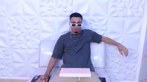 cam_xman online show from 03-22-26, 02:42