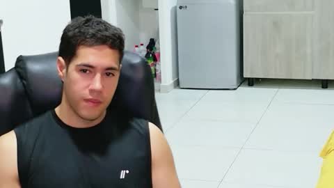 Snapshot of camara110 chatting on 05-07-26, 01:55 camara110 online show from 05-07-26, 01:55