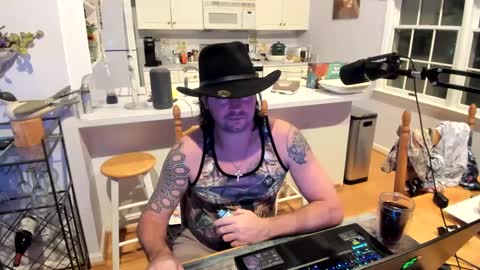 Snapshot of camarant chatting on 10-07-25, 11:57 camarant online show from 10-07-25, 11:57