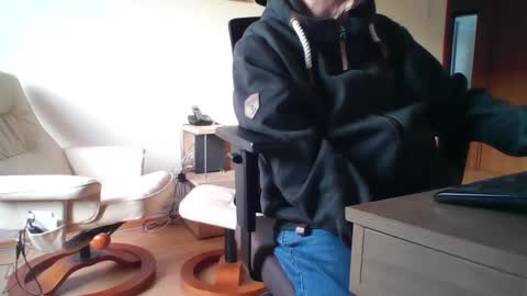 Snapshot of camcologne chatting on 02-02-25, 04:11 camcologne online show from 02-02-25, 04:11