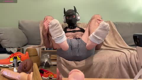 Snapshot of camdogfr chatting on 12-14-24, 01:27 camdogfr online show from 12-14-24, 01:27