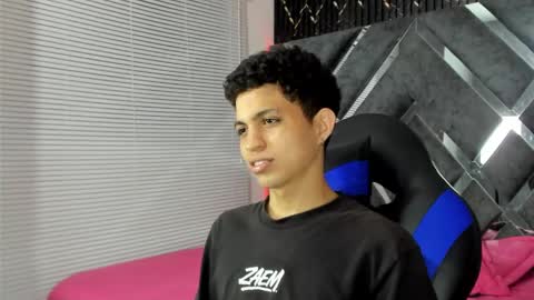 Snapshot of cameron_lux4 chatting on 05-24-26, 03:22 CAMERON online show from 05-24-26, 03:22