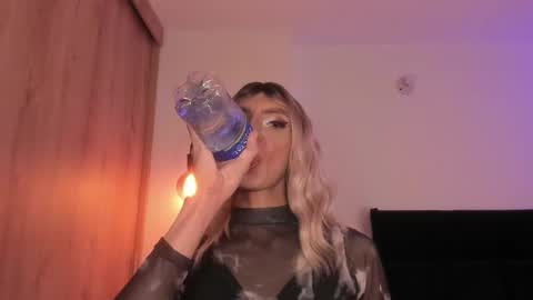 Snapshot of cameron_lyra chatting on 02-05-26, 02:38 Cameron online show from 02-05-26, 02:38