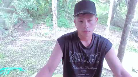 Snapshot of cameron_re chatting on 10-21-25, 07:47 cameron_re online show from 10-21-25, 07:47