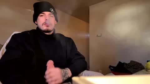 Snapshot of camerondt chatting on 12-28-24, 10:13 camerondt online show from 12-28-24, 10:13