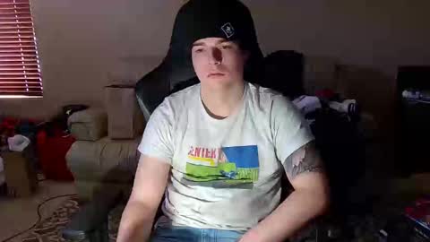 Snapshot of camerondt chatting on 02-20-25, 05:40 camerondt online show from 02-20-25, 05:40