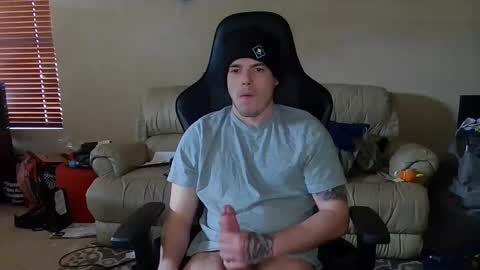 Snapshot of camerondt chatting on 03-12-25, 08:52 camerondt online show from 03-12-25, 08:52