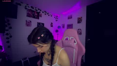 Snapshot of cami_mila99 chatting on 06-19-26, 09:24 CAMI online show from 06-19-26, 09:24