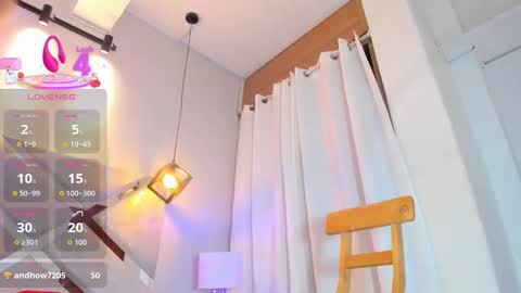 Snapshot of cami_rouxx chatting on 10-28-25, 06:43 cami_rouxx online show from 10-28-25, 06:43