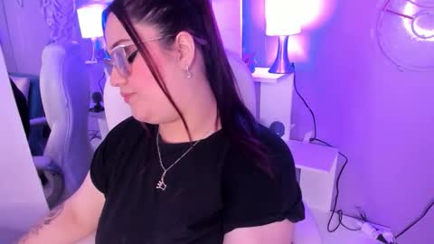 Camila Osorio online show from 11-21-25, 05:11