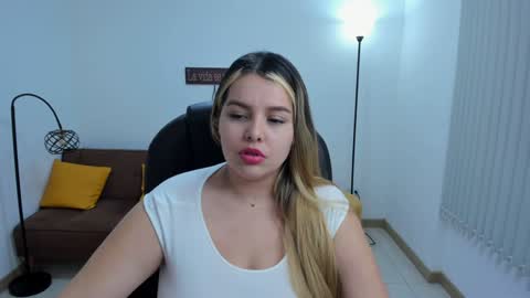 Camila online show from 02-08-25, 06:01