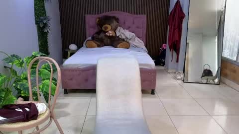 Camil online show from 04-25-26, 01:41