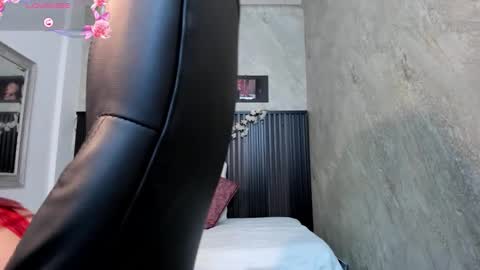 camila__bouzas online show from 10-15-25, 09:59