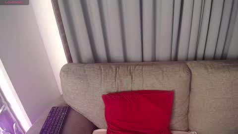 Snapshot of camila_belen chatting on 02-28-25, 12:21 Camila online show from 02-28-25, 12:21