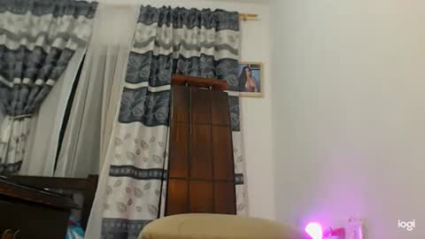 Snapshot of camila_blandexxxx chatting on 06-29-26, 10:15 Instagram camila blande1 online show from 06-29-26, 10:15