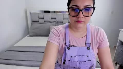 Snapshot of camila_buitrago chatting on 07-13-26, 11:18 Camila buitrago online show from 07-13-26, 11:18