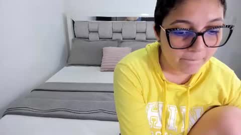 Snapshot of camila_buitrago chatting on 07-28-26, 01:01 Camila buitrago online show from 07-28-26, 01:01