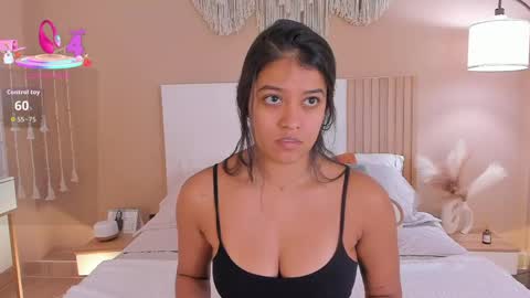 camila_bustamante_ online show from 05-28-26, 02:25
