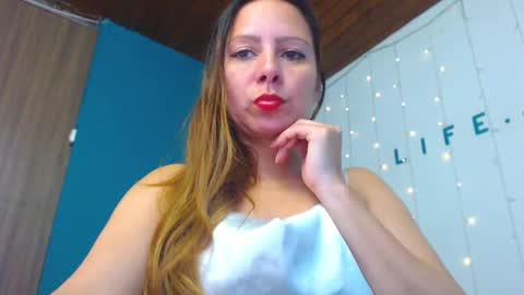 Snapshot of camila_delarosa chatting on 12-05-24, 12:55 camila online show from 12-05-24, 12:55