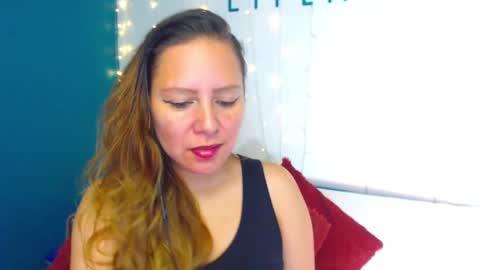 Snapshot of camila_delarosa chatting on 12-20-24, 01:11 camila online show from 12-20-24, 01:11