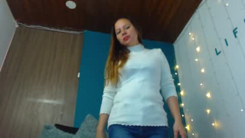 Snapshot of camila_delarosa chatting on 12-21-24, 12:38 camila online show from 12-21-24, 12:38