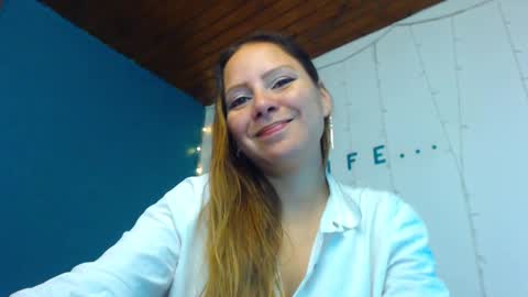 Snapshot of camila_delarosa chatting on 12-27-24, 12:23 camila online show from 12-27-24, 12:23