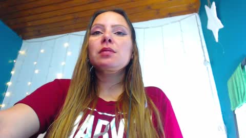 Snapshot of camila_delarosa chatting on 12-28-24, 04:09 camila online show from 12-28-24, 04:09