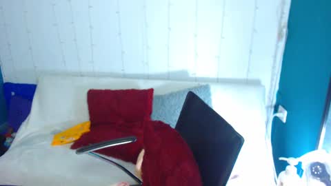 Snapshot of camila_delarosa chatting on 01-27-25, 01:19 camila online show from 01-27-25, 01:19