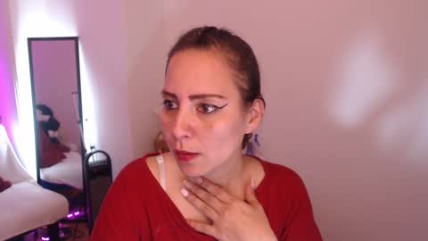 Snapshot of camila_delarosa chatting on 09-24-25, 04:32 camila online show from 09-24-25, 04:32