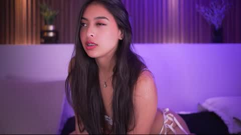 Camila online show from 11-11-25, 04:12