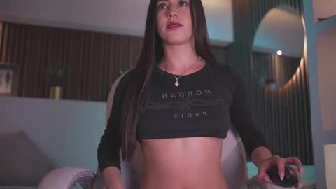 camila_martinez9 online show from 01-08-26, 11:34