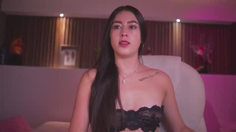 camila_martinez9 online show from 01-12-26, 11:37