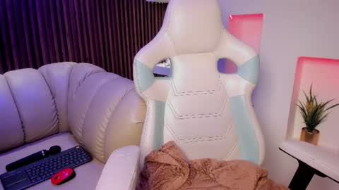 Snapshot of camila_martinez9 chatting on 07-24-26, 03:54 camila_martinez9 online show from 07-24-26, 03:54