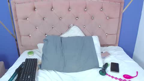 Camila online show from 11-15-25, 11:32