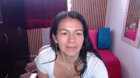 Camila Vargas online show from 04-15-26, 08:20
