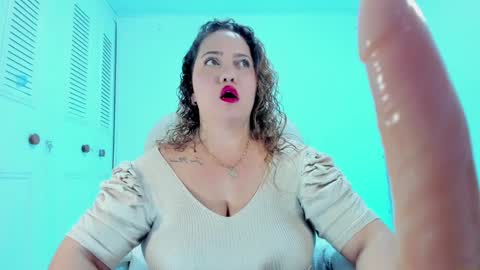 Snapshot of camilaa_foxxx chatting on 02-09-25, 06:16 camilaa foxxx online show from 02-09-25, 06:16