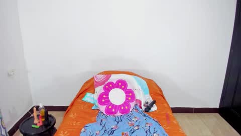 Snapshot of camilaa_foxxx chatting on 10-11-25, 01:42 camilaa foxxx online show from 10-11-25, 01:42