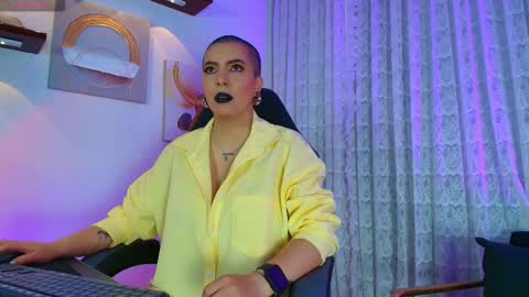 Snapshot of camilaachain chatting on 09-22-25, 12:07 online show from 09-22-25, 12:07