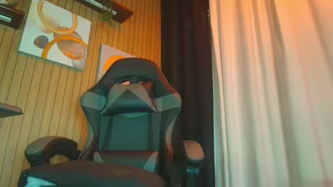 Snapshot of camilaachain chatting on 11-02-25, 12:07 online show from 11-02-25, 12:07