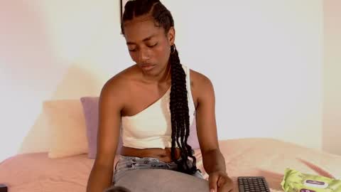 Snapshot of camilarobinson chatting on 05-16-26, 09:13 Camila Robinson online show from 05-16-26, 09:13