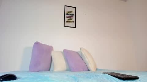 Snapshot of camilarobinson chatting on 05-29-26, 07:01 Camila Robinson online show from 05-29-26, 07:01