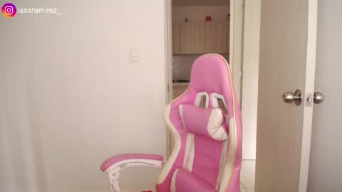 X IGcamiryan01 online show from 04-23-26, 06:54