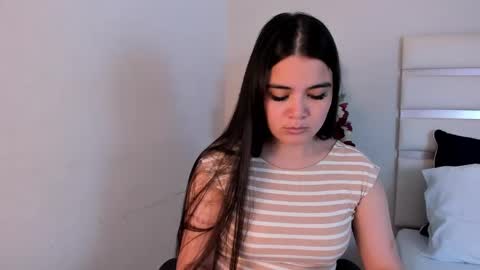 Snapshot of camilasofiia chatting on 01-16-25, 08:14 Camila online show from 01-16-25, 08:14