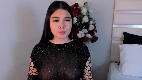 Snapshot of camilasofiia chatting on 01-17-25, 05:42 Camila online show from 01-17-25, 05:42