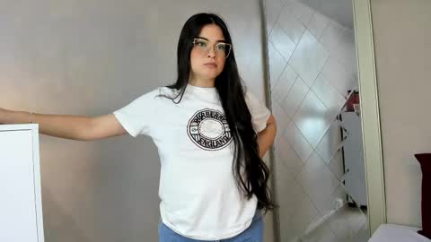 Snapshot of camilasofiia chatting on 09-14-25, 05:23 Camila online show from 09-14-25, 05:23