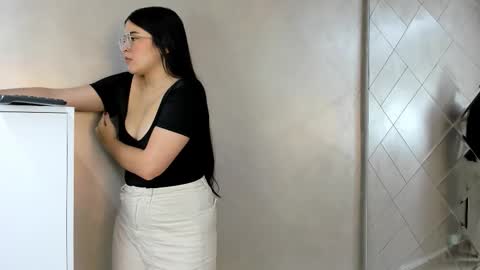 Snapshot of camilasofiia chatting on 09-18-25, 08:00 Camila online show from 09-18-25, 08:00