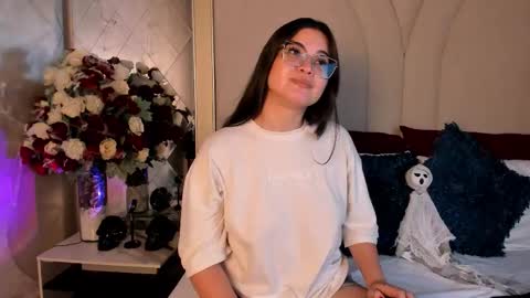 Snapshot of camilasofiia chatting on 10-18-25, 07:36 Camila online show from 10-18-25, 07:36