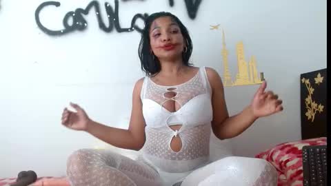 Camila online show from 10-15-25, 06:52